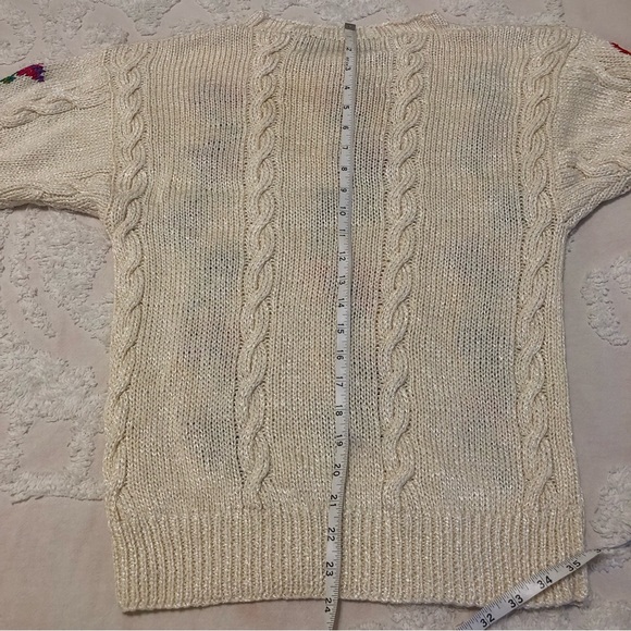 🌸 vtg cable knit sweater with pansies - Picture 10 of 12